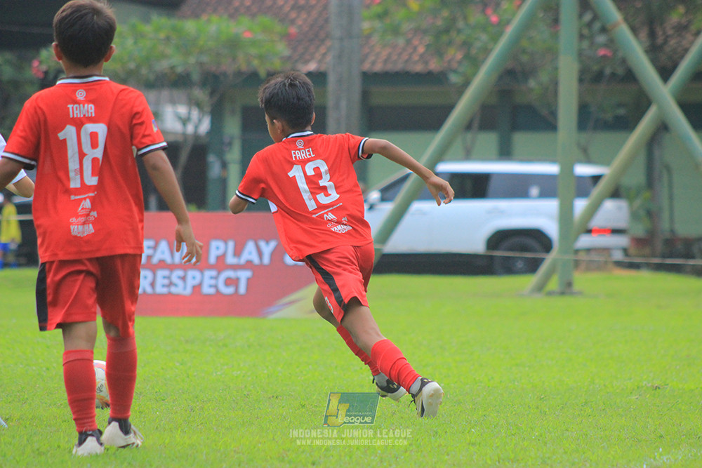 ijl u11 100526 kids soccer family vs fff academy blue