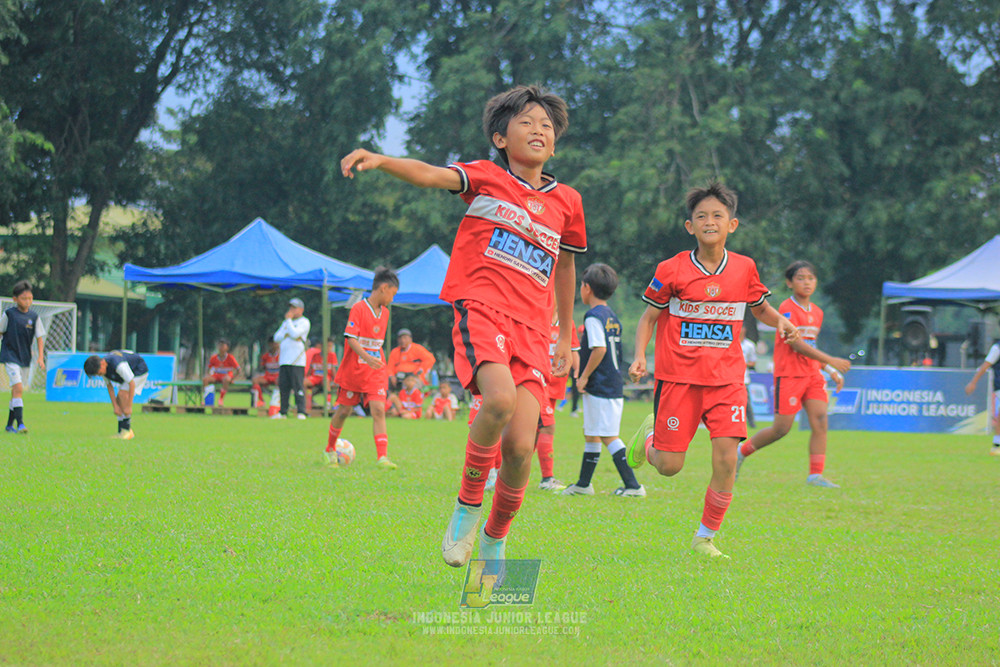 ijl u11 100526 kids soccer family vs fff academy blue