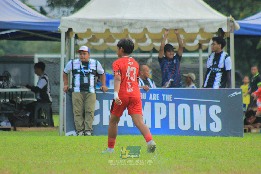 ijl u11 100526 kids soccer family vs fff academy blue
