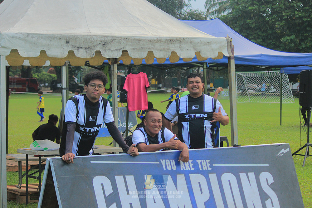 ijl u11 100526 kids soccer family vs fff academy blue