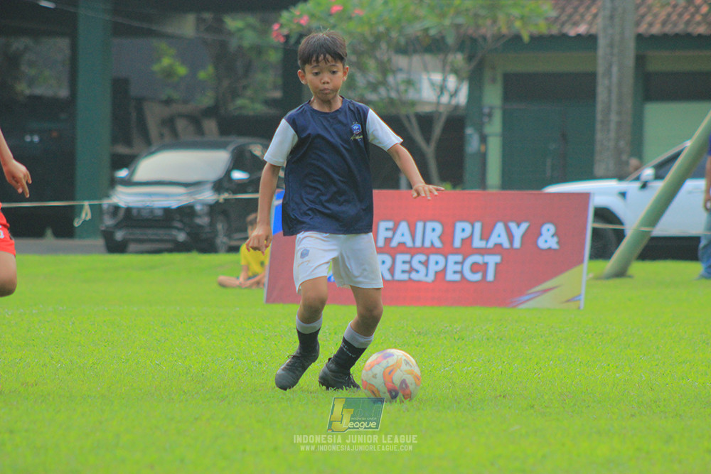 ijl u11 100526 kids soccer family vs fff academy blue