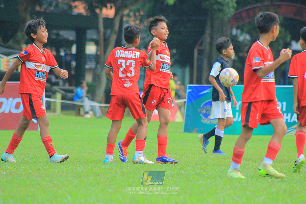ijl u11 100526 kids soccer family vs fff academy blue