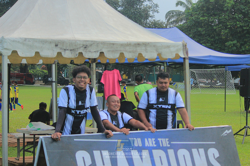 ijl u11 100526 kids soccer family vs fff academy blue