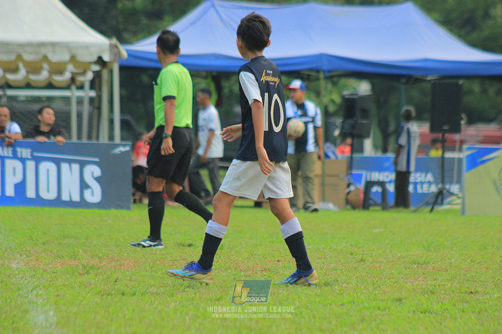 ijl u11 100526 kids soccer family vs fff academy blue