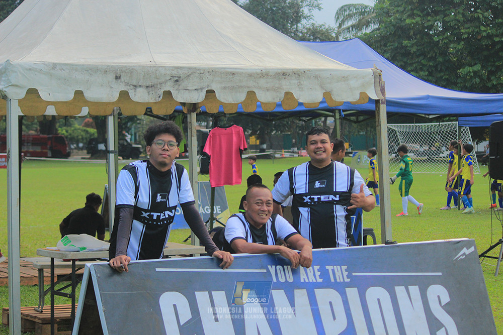 ijl u11 100526 kids soccer family vs fff academy blue