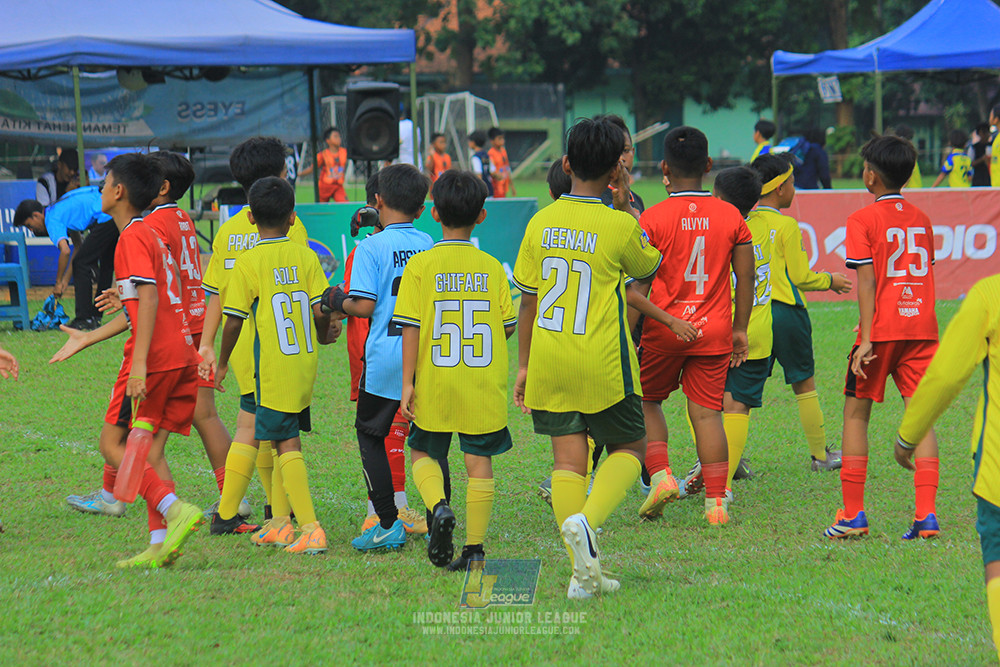 ijl u11 100526 maesa pararaider army vs kids soccer family