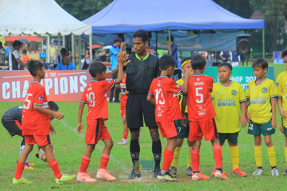 ijl u11 100526 maesa pararaider army vs kids soccer family