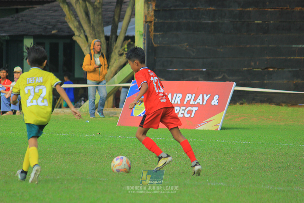 ijl u11 100526 maesa pararaider army vs kids soccer family
