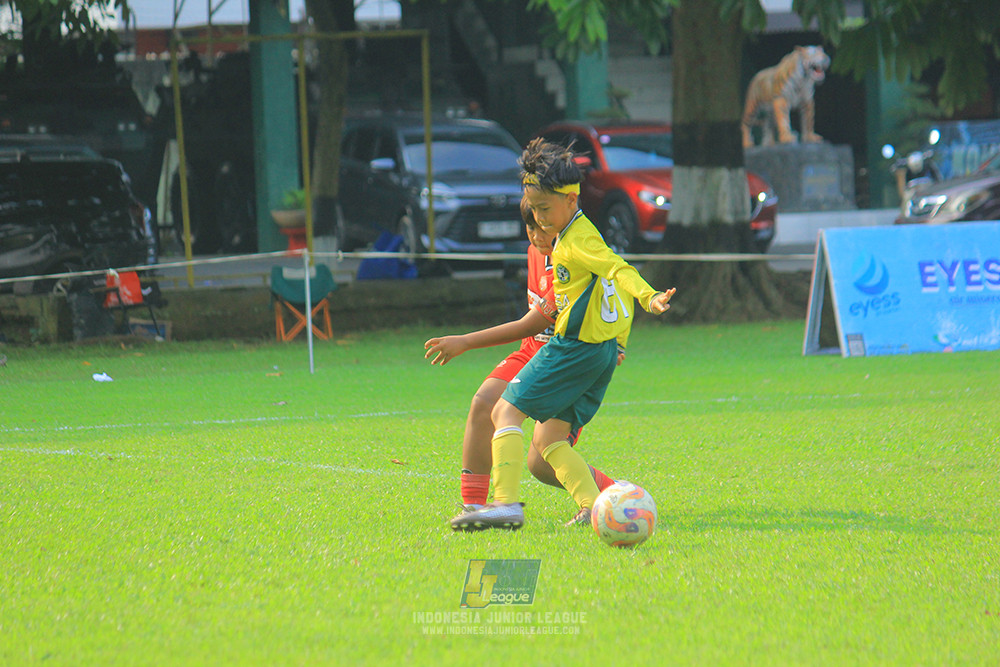 ijl u11 100526 maesa pararaider army vs kids soccer family
