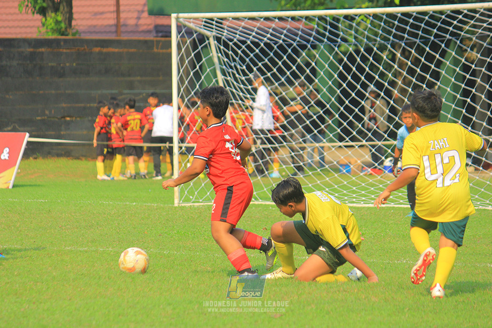 ijl u11 100526 maesa pararaider army vs kids soccer family