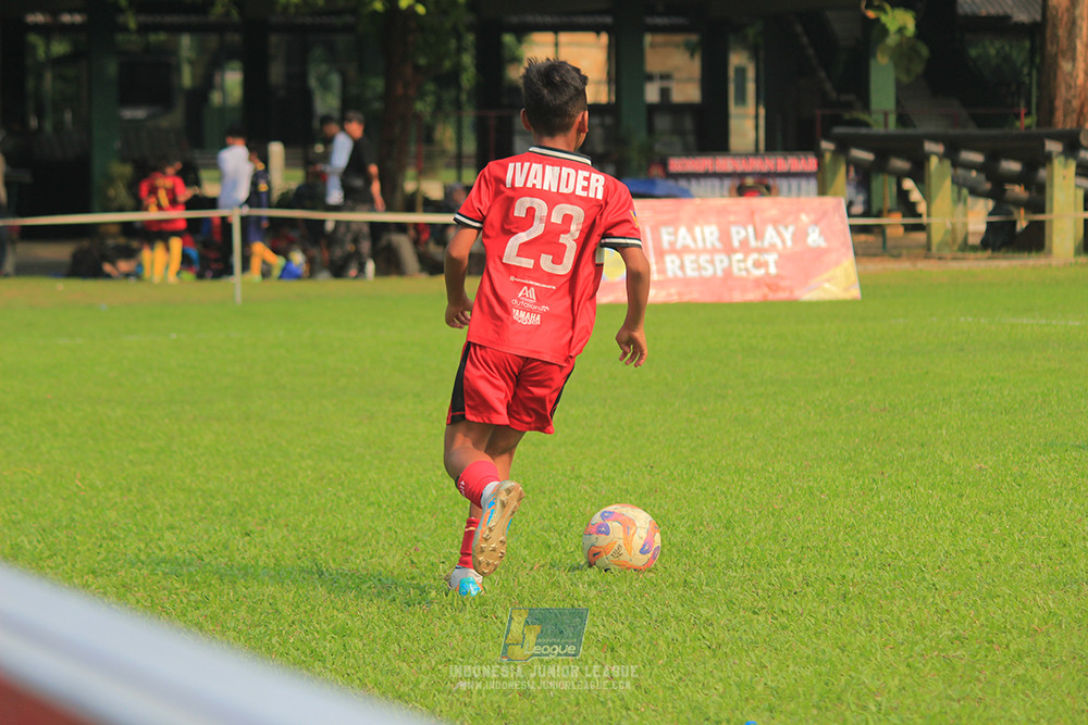 ijl u11 100526 maesa pararaider army vs kids soccer family
