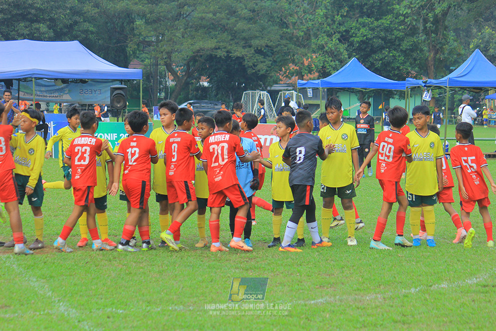 ijl u11 100526 maesa pararaider army vs kids soccer family