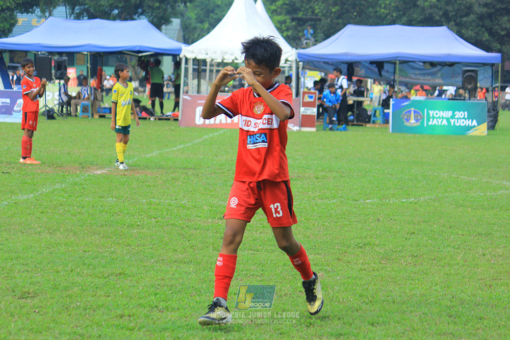 ijl u11 100526 maesa pararaider army vs kids soccer family