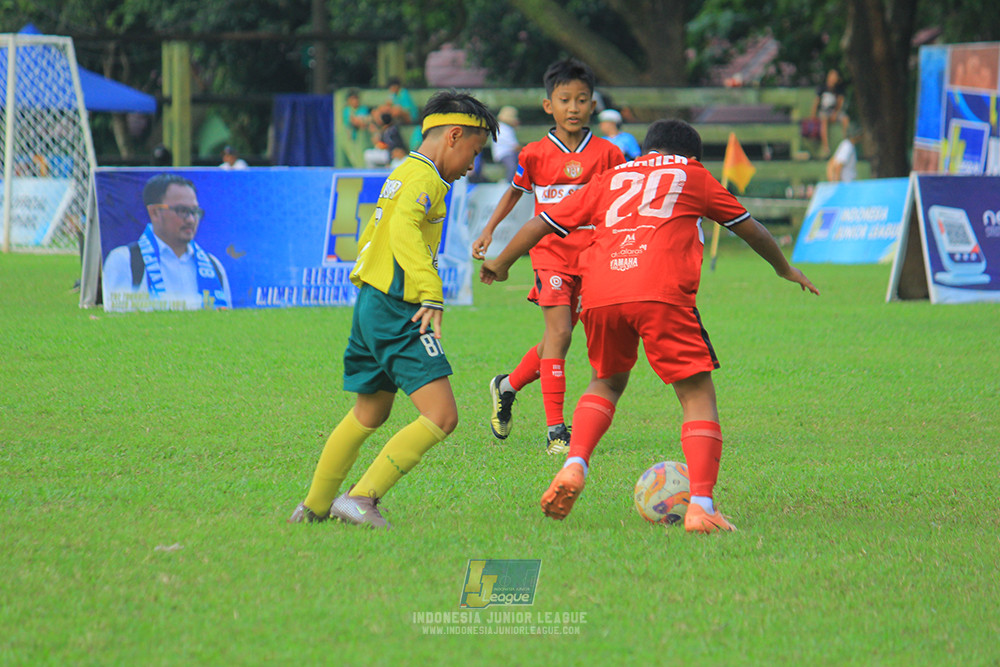 ijl u11 100526 maesa pararaider army vs kids soccer family