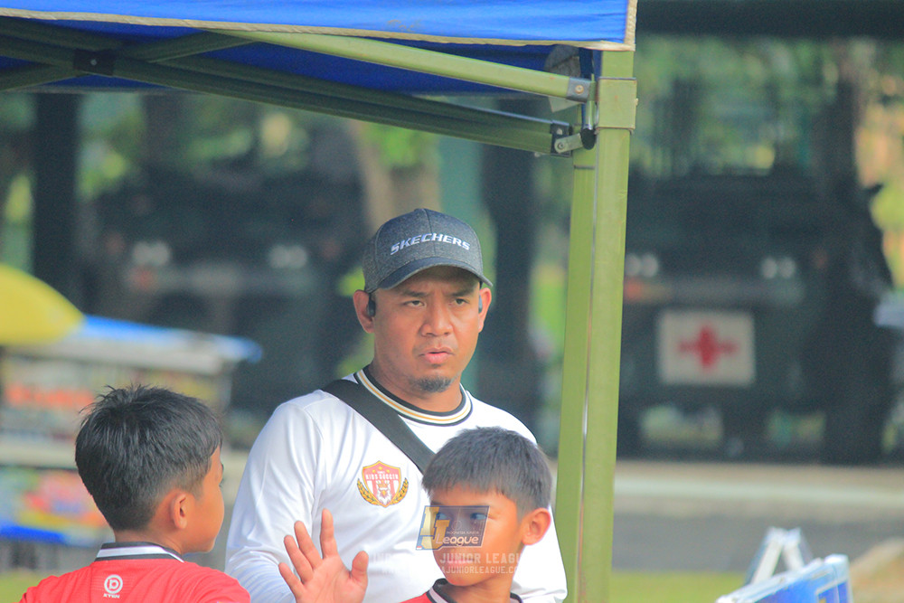 ijl u11 100526 maesa pararaider army vs kids soccer family