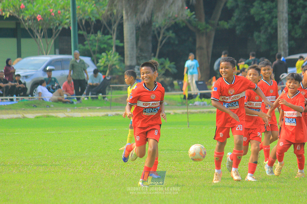 ijl u11 100526 maesa pararaider army vs kids soccer family