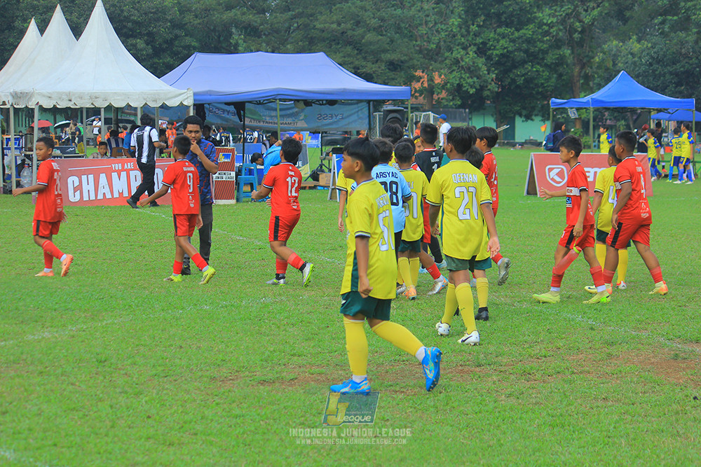 ijl u11 100526 maesa pararaider army vs kids soccer family