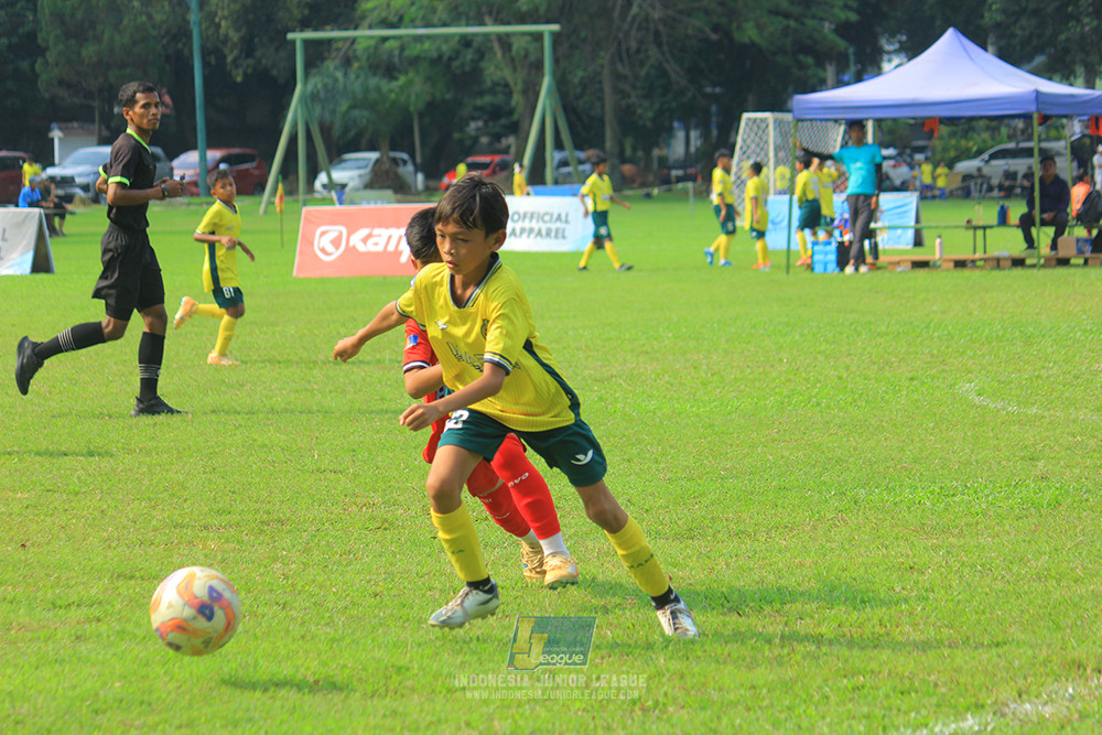 ijl u11 100526 maesa pararaider army vs kids soccer family