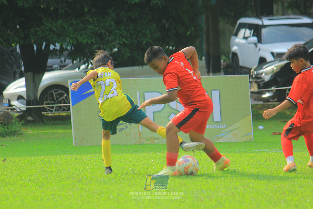 ijl u11 100526 maesa pararaider army vs kids soccer family