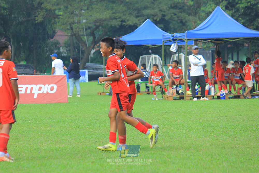 ijl u11 100526 maesa pararaider army vs kids soccer family