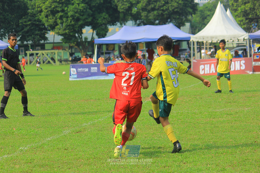ijl u11 100526 maesa pararaider army vs kids soccer family