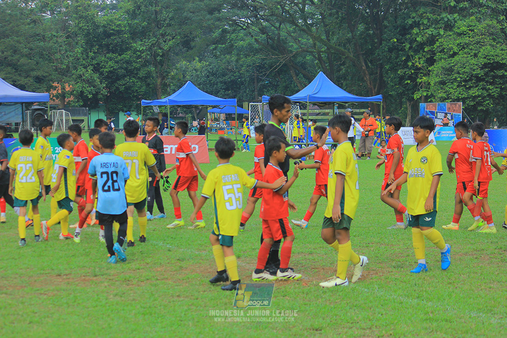 ijl u11 100526 maesa pararaider army vs kids soccer family