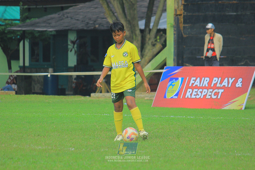 ijl u11 100526 maesa pararaider army vs kids soccer family