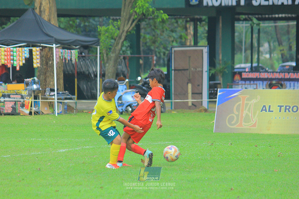 ijl u11 100526 maesa pararaider army vs kids soccer family