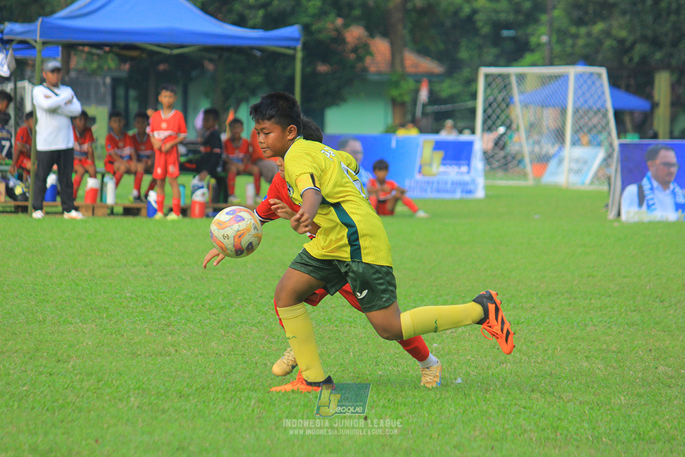 ijl u11 100526 maesa pararaider army vs kids soccer family