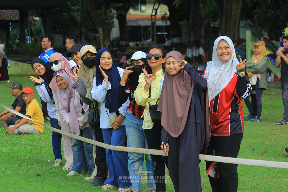 ijl u11 100526 maesa pararaider army vs kids soccer family