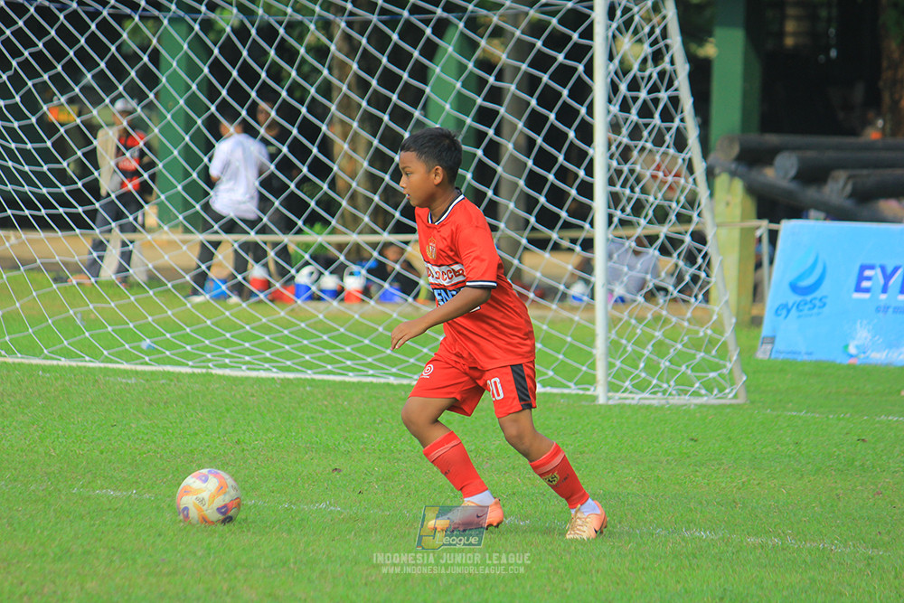 ijl u11 100526 maesa pararaider army vs kids soccer family