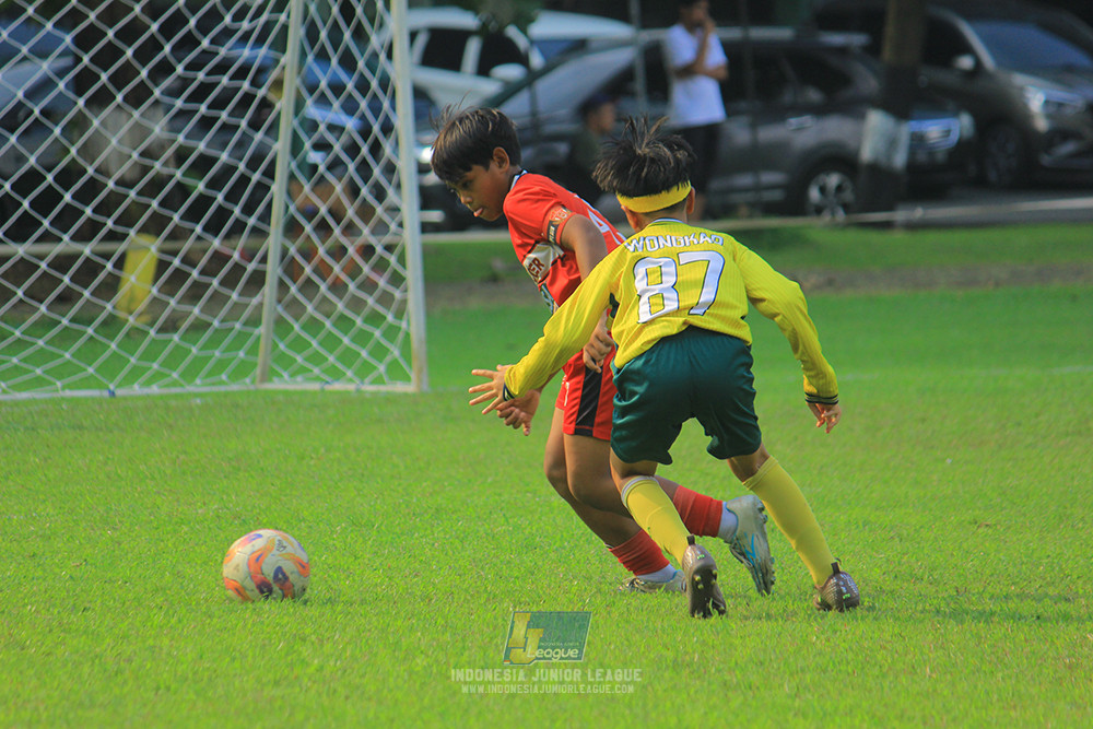 ijl u11 100526 maesa pararaider army vs kids soccer family