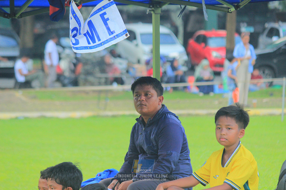ijl u11 100526 maesa pararaider army vs kids soccer family