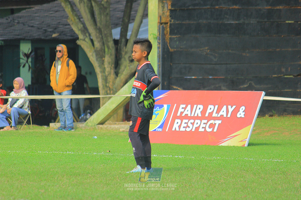 ijl u11 100526 maesa pararaider army vs kids soccer family