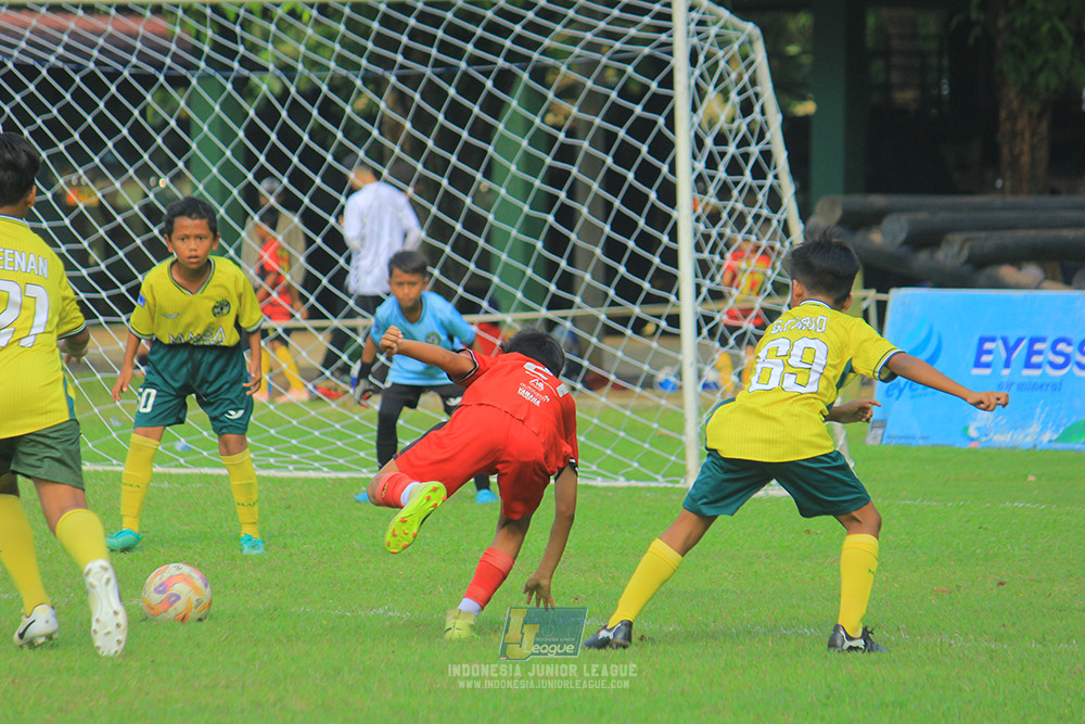 ijl u11 100526 maesa pararaider army vs kids soccer family