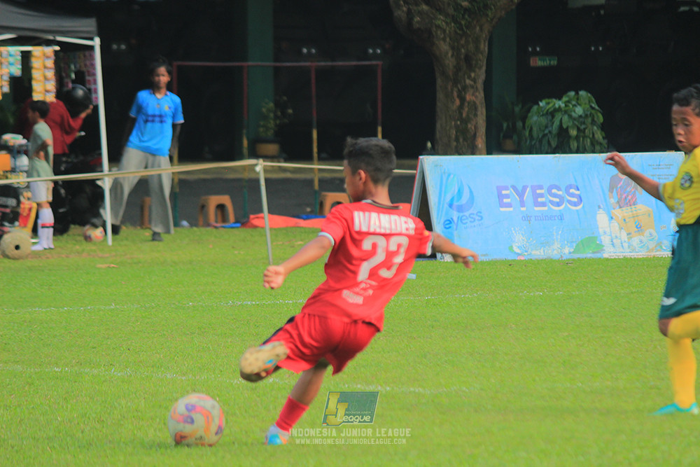 ijl u11 100526 maesa pararaider army vs kids soccer family