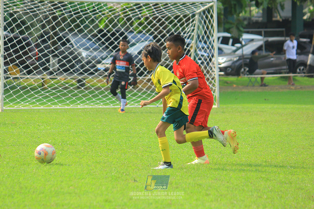 ijl u11 100526 maesa pararaider army vs kids soccer family