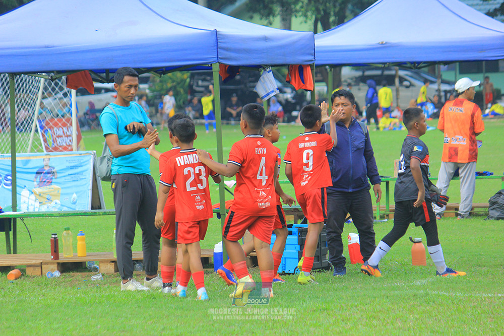ijl u11 100526 maesa pararaider army vs kids soccer family