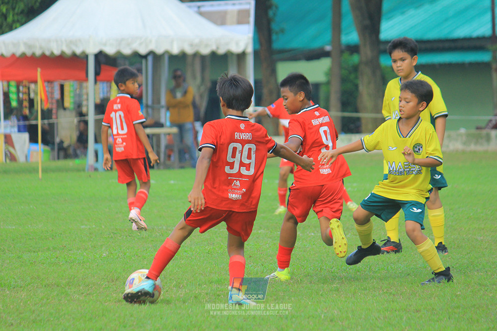 ijl u11 100526 maesa pararaider army vs kids soccer family