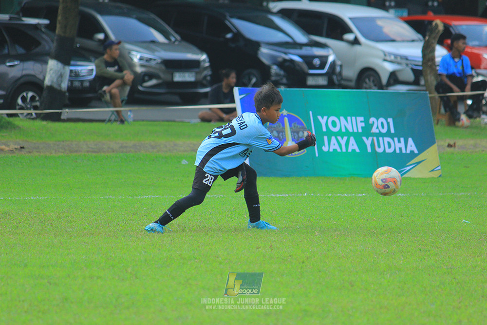 ijl u11 100526 maesa pararaider army vs kids soccer family