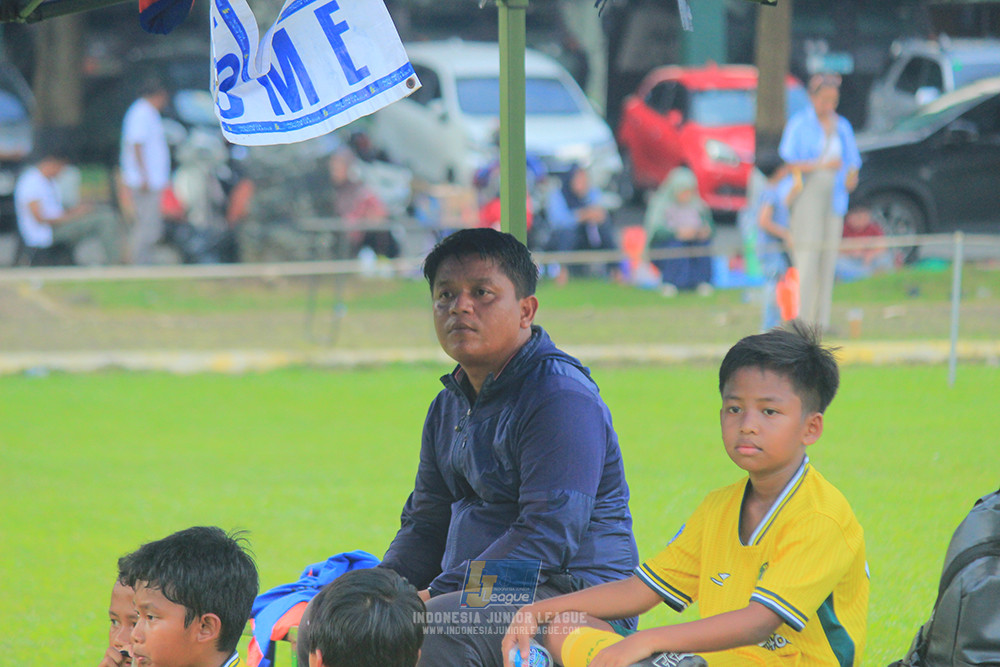 ijl u11 100526 maesa pararaider army vs kids soccer family