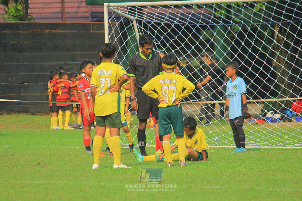 ijl u11 100526 maesa pararaider army vs kids soccer family