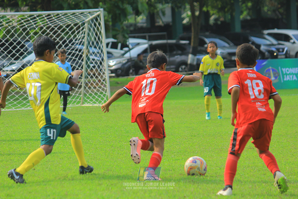 ijl u11 100526 maesa pararaider army vs kids soccer family
