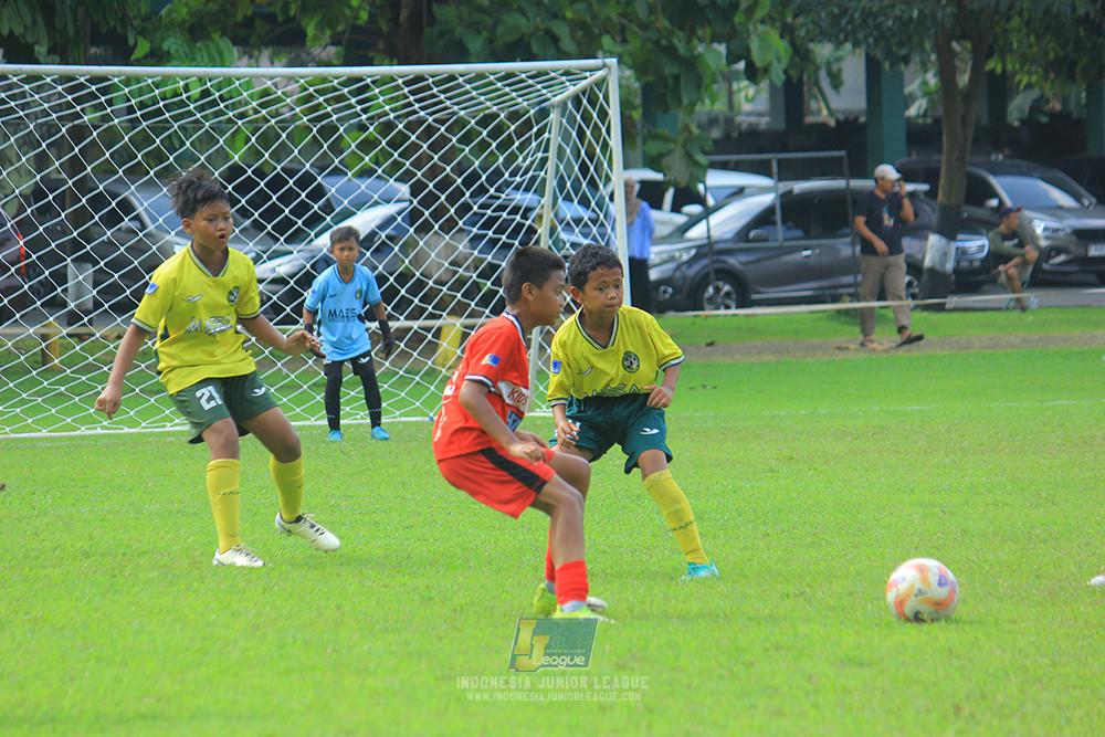 ijl u11 100526 maesa pararaider army vs kids soccer family