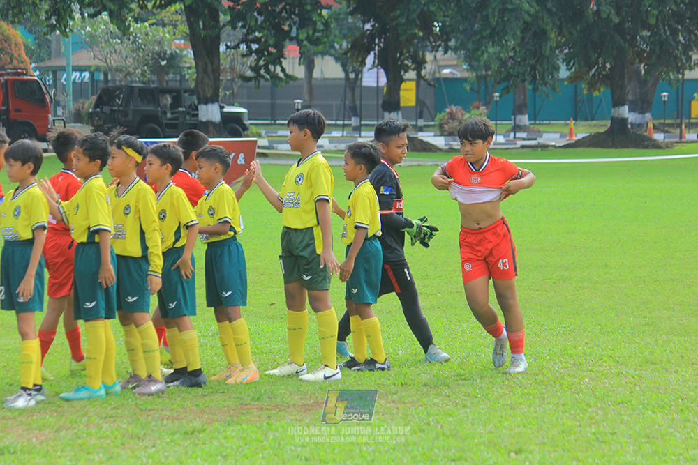 ijl u11 100526 maesa pararaider army vs kids soccer family