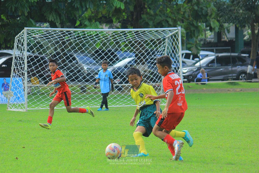ijl u11 100526 maesa pararaider army vs kids soccer family