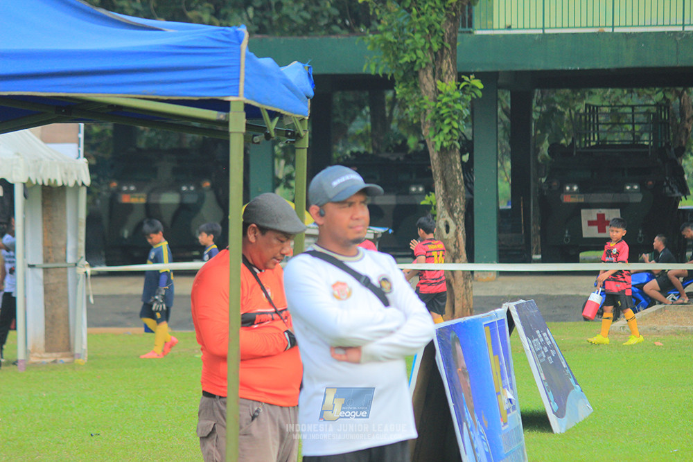 ijl u11 100526 maesa pararaider army vs kids soccer family