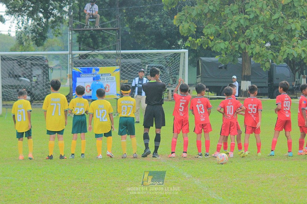 ijl u11 100526 maesa pararaider army vs kids soccer family