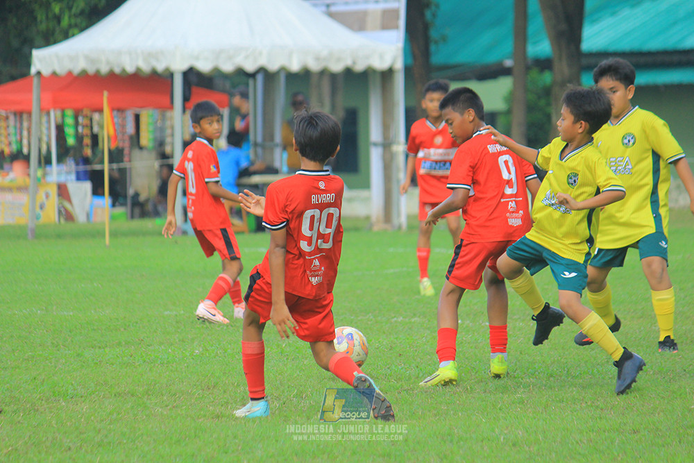 ijl u11 100526 maesa pararaider army vs kids soccer family