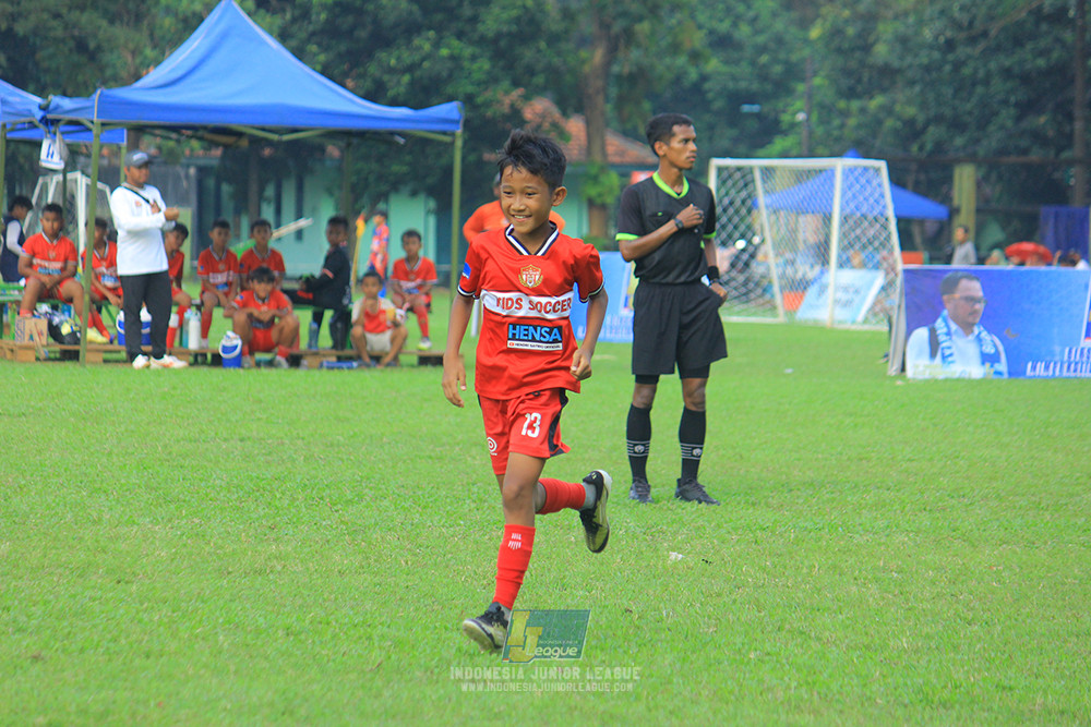 ijl u11 100526 maesa pararaider army vs kids soccer family